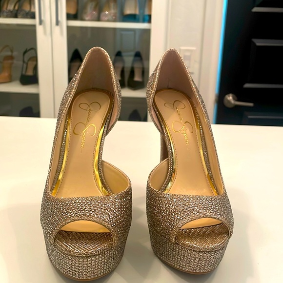 Jessica Simpson gold sparkly sparkly platform heels. Open toe. - Picture 1 of 4
